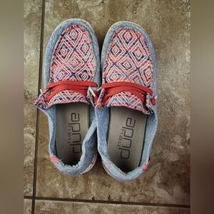 Hey Dude Aztec Print Women's size 8